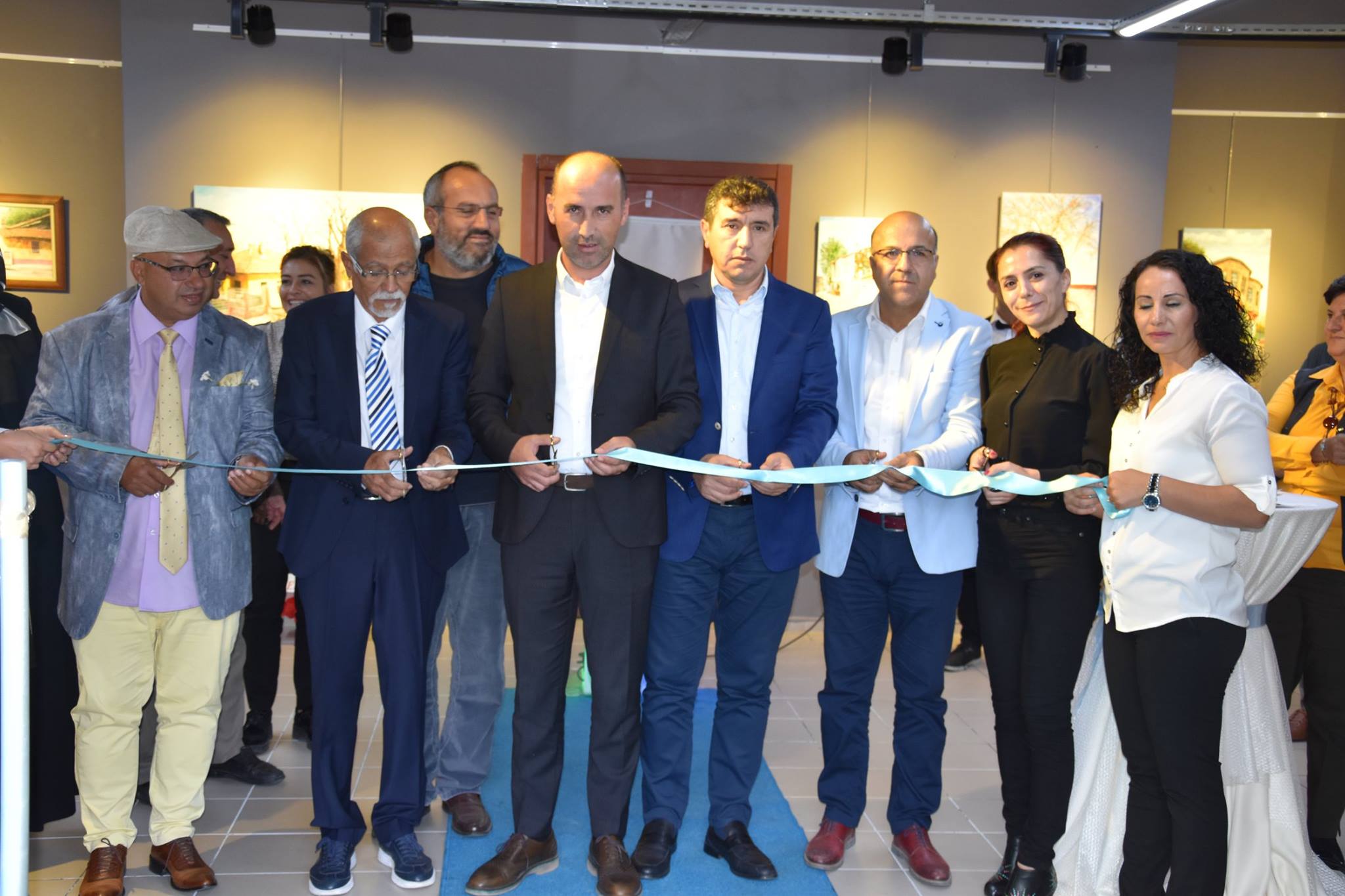 SANAT VE SANATÇININ YANINDAYIZ