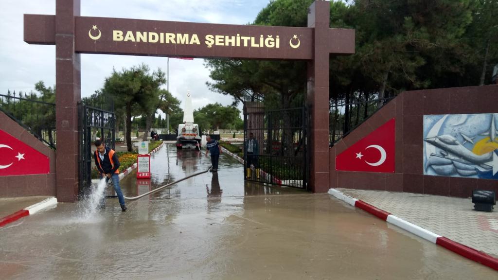 BANDIRMA VE ERDEK’TE HAYAT NORMALE DÖNÜYOR