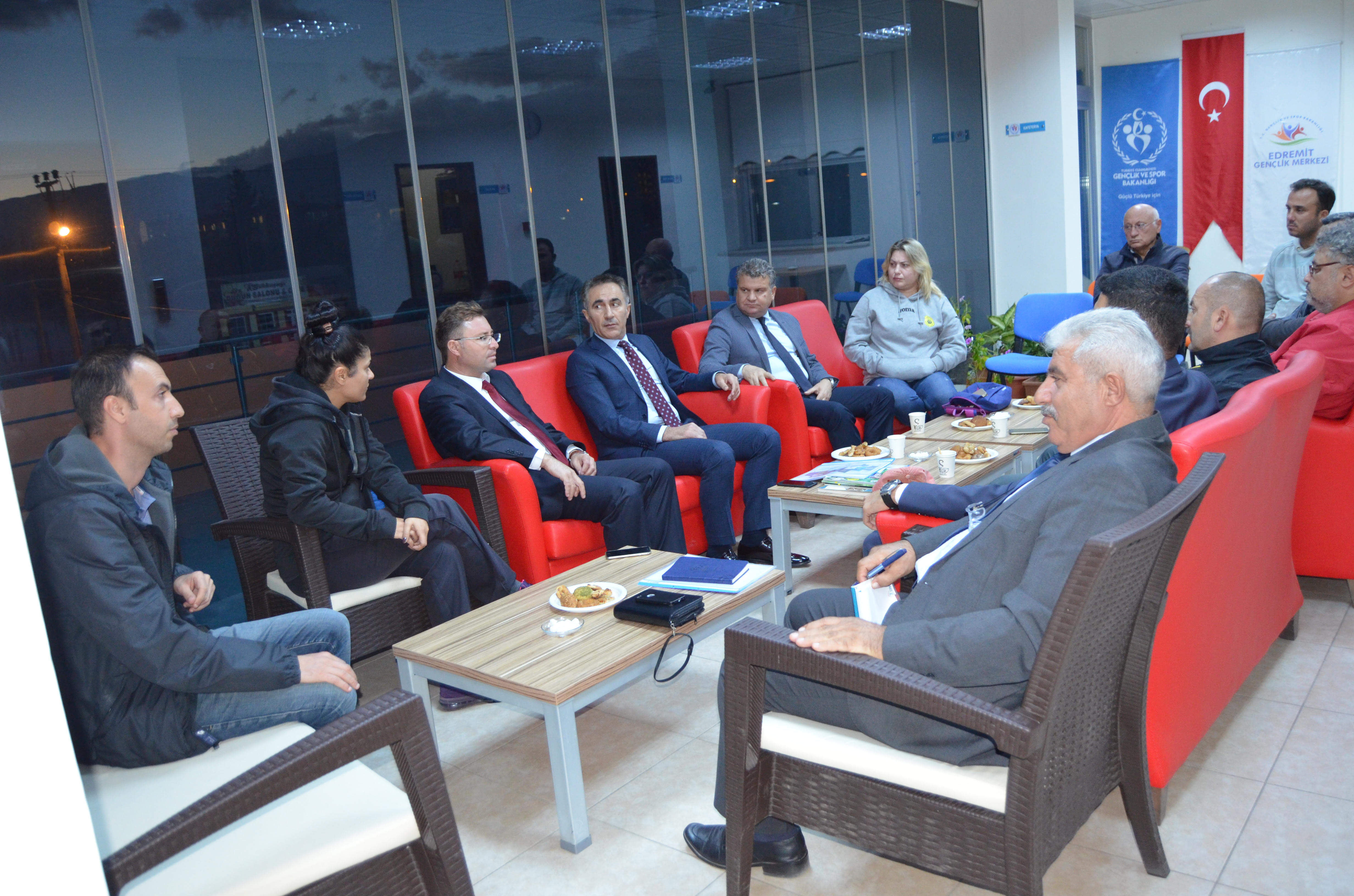 “SPORA YATIRIM ÜLKENİN GELECEĞİNE YATIRIMDIR”