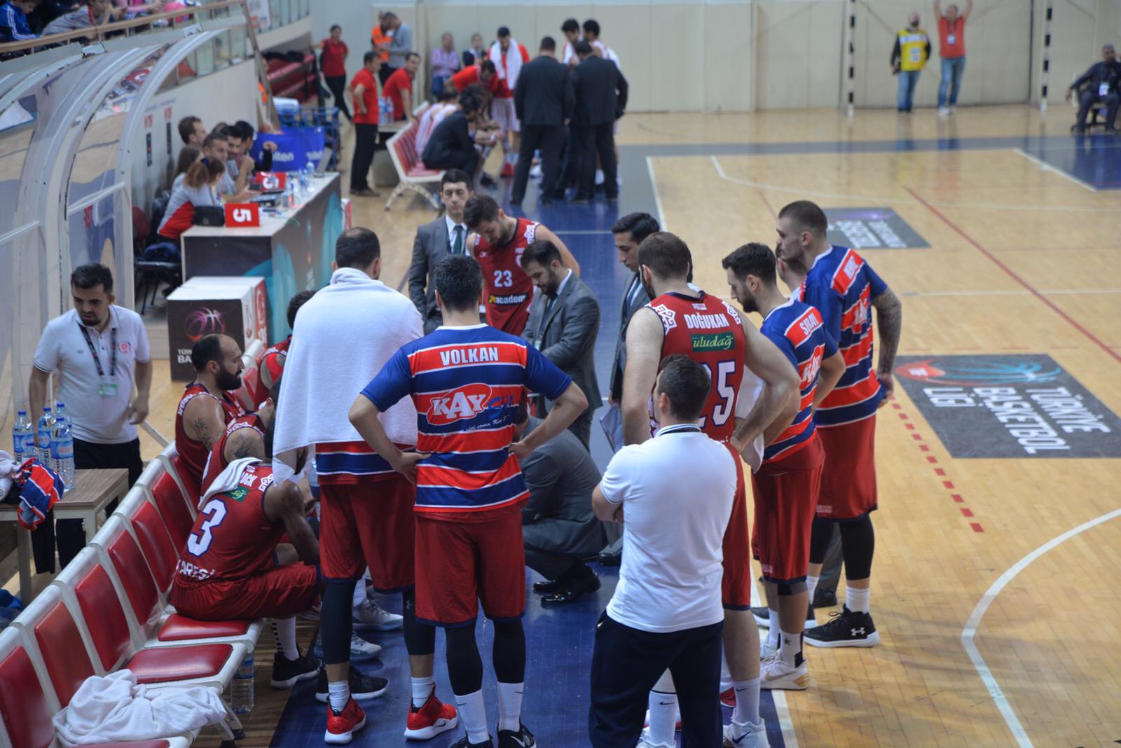 KARESİSPOR FIRTINASI DİNMİYOR