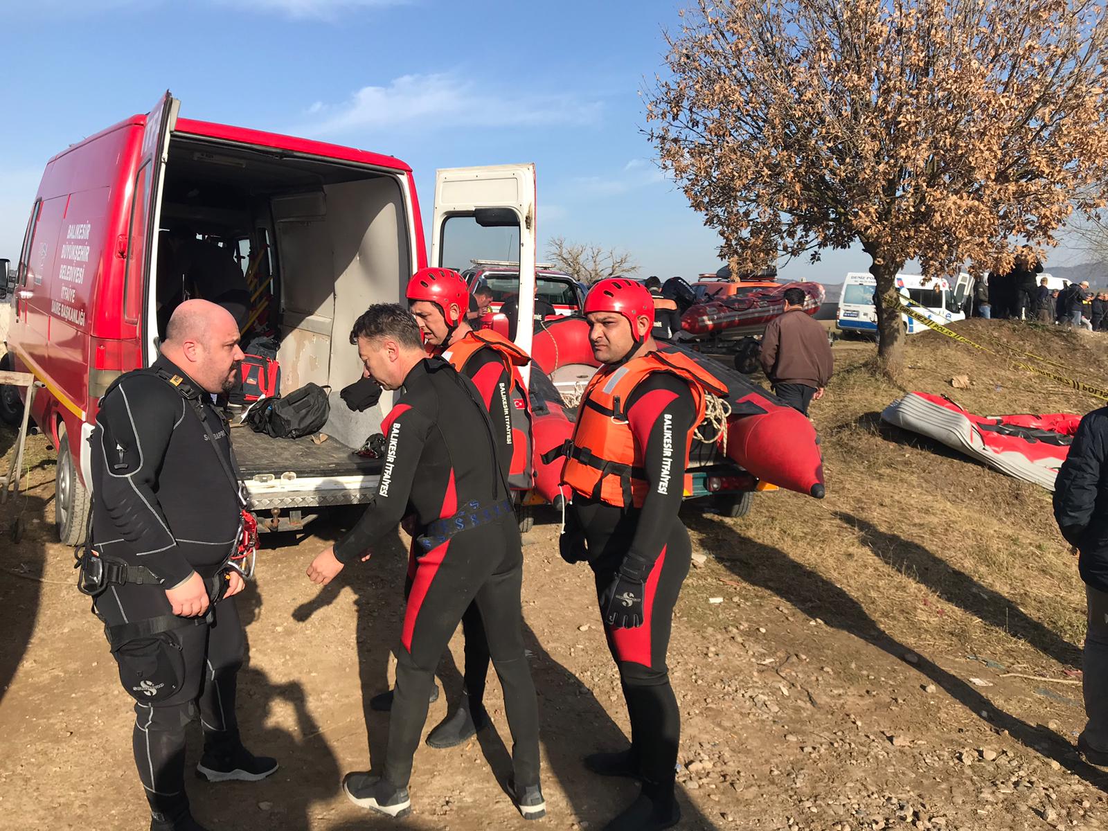 EZİNE’DEKİ FECİ OLAYA BALIKESİR İTFAİYESİ’NDEN DESTEK