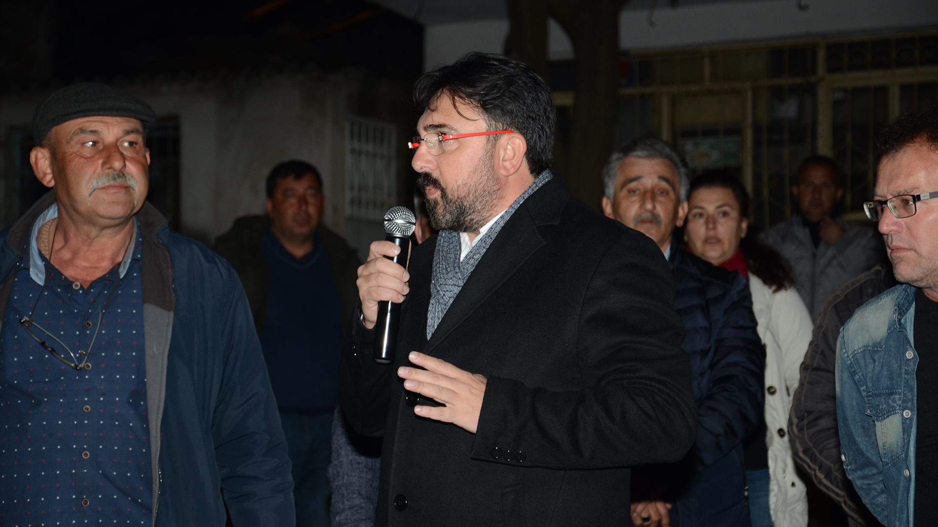 AYVALIK AK PARTİ İLÇE BAŞKANI HAKAN KAYAALP BASIN AÇIKLAMASI