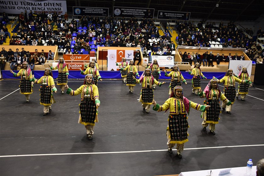 KULÜPLERARASI HALKOYUNLARI İL BİRİNCİLİĞİ BÜYÜK COŞKU İLE TAMAMLANDI