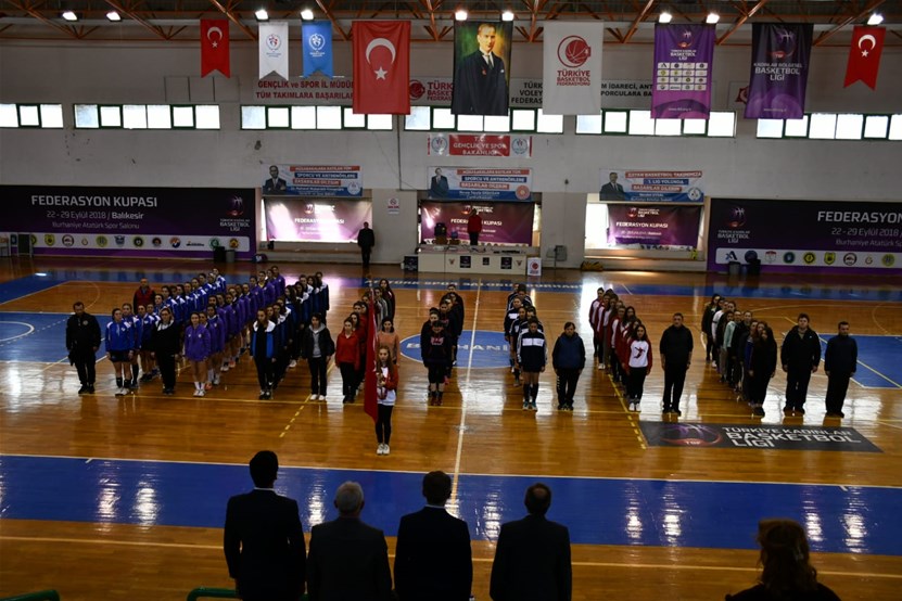 HENTBOL KIZ- ERKEK GRUP BİRİNCİLİĞİ MÜSABAKALARI İLÇELERİMİZDE BAŞLADI