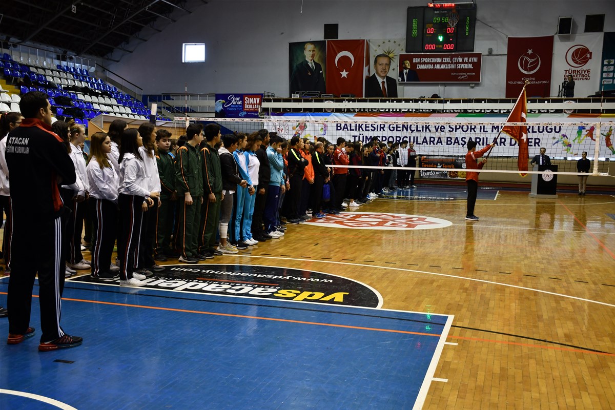 BALIKESİR VOLEYBOLUN YILDIZLARINI AĞIRLIYOR