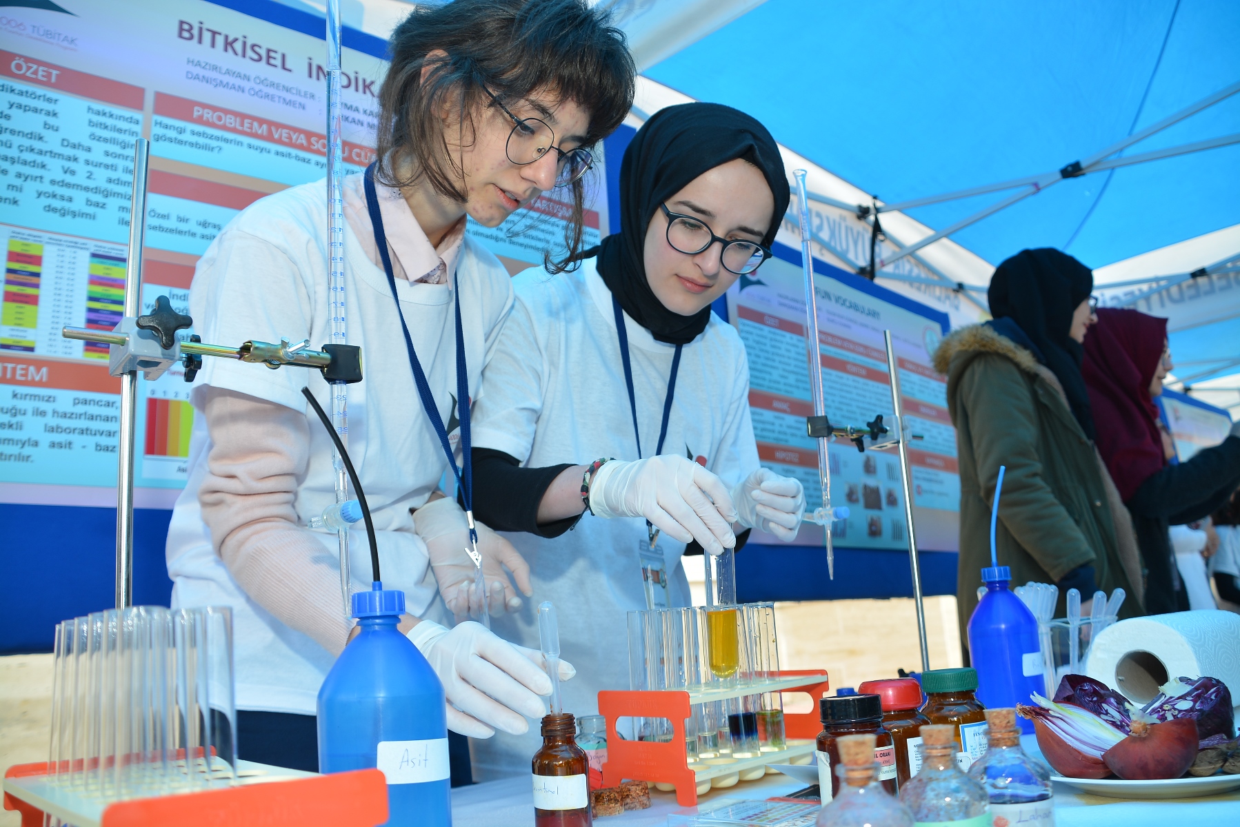 ŞULE YÜKSEL ŞENLER KIZ ANADOLU İMAM HATİP LİSESİNDEN 4006-TÜBİTAK BİLİM FUARI