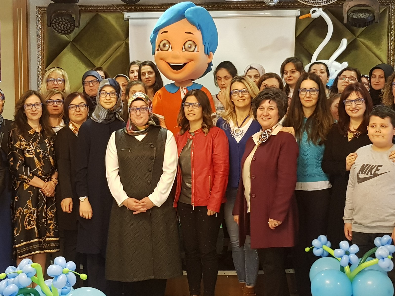 PROTOKOL EŞLERİYLE VE OTİZMLİ BİREY AİLELERİ