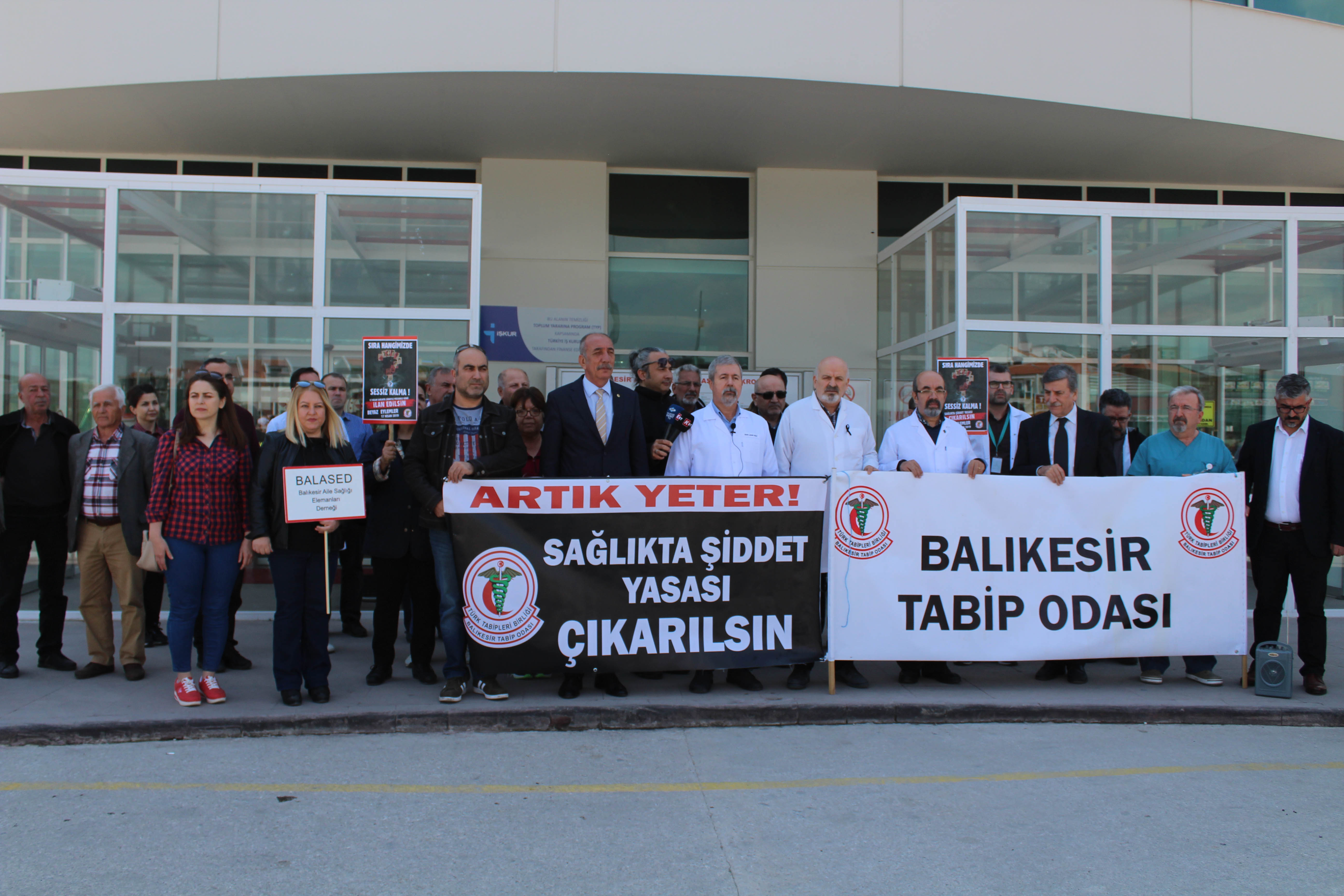 “SAĞLIKTA ŞİDDETE HAYIR”