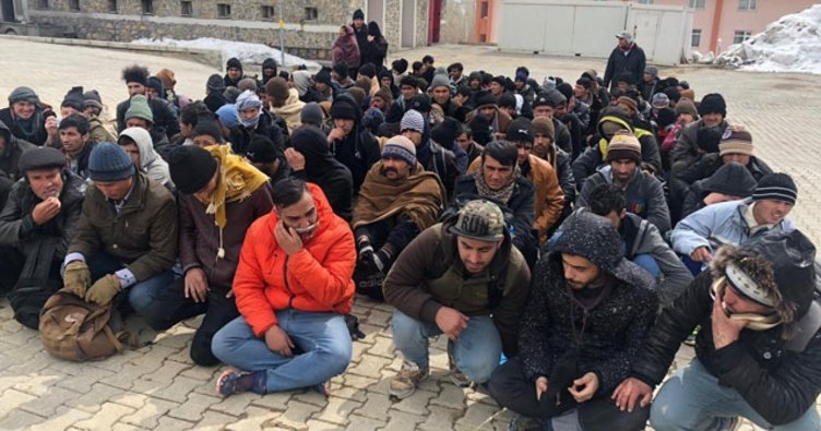 AFGANİSTAN UYRUKLU 32 DÜZENSİZ GÖÇMEN YAKALANDI