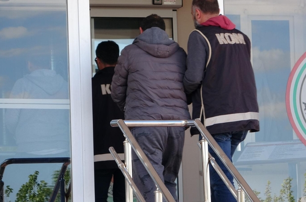 AYVALIK’TA 1 GÖÇMEN KAÇAKÇISI TUTUKLANDI