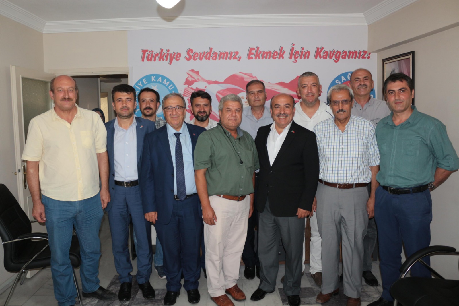 TÜRKİYE KAMU-SEN TOPLU SÖZLEŞME MASASINA ÇALIŞANLARIN HAKKI İÇİN OTURACAK