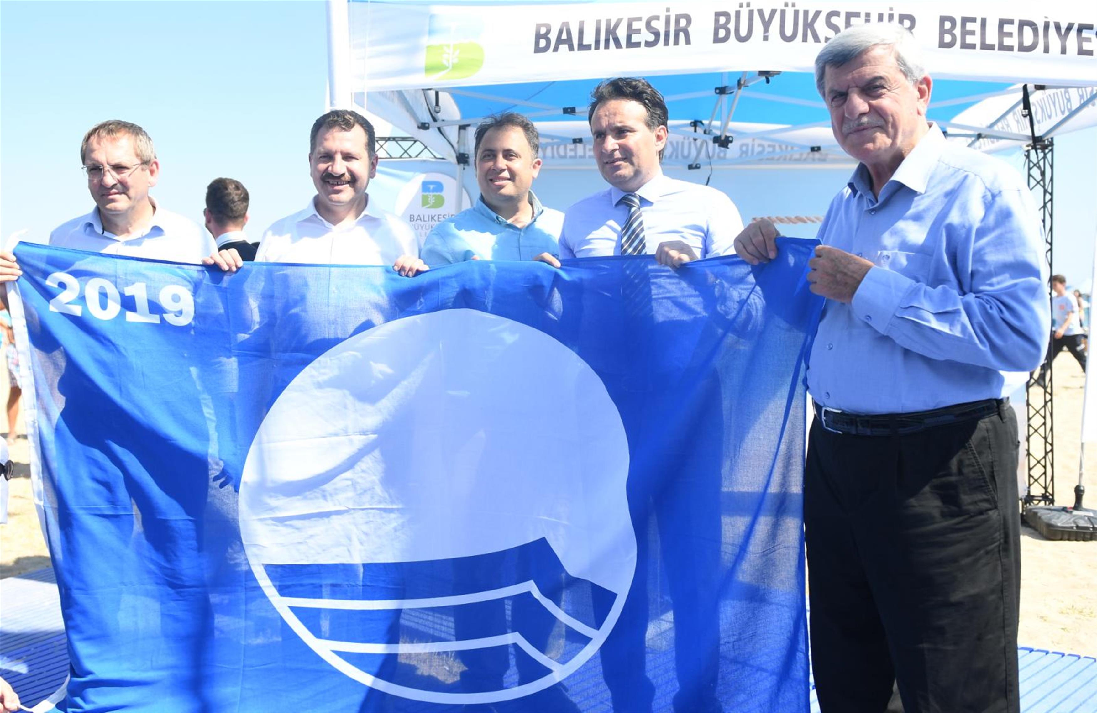 BÜYÜKŞEHİR’İN PLAJLARINA MAVİ BAYRAK