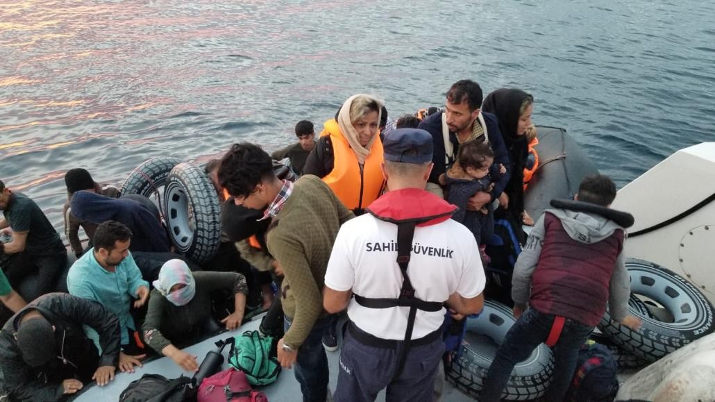 AFGANİSTAN UYRUKLU 45 DÜZENSİZ GÖÇMEN YAKALANDI