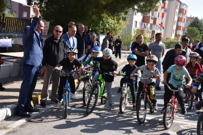 ADNAN MENDERES’TE BİSİKLET YARIŞLARI NEFES KESTİ