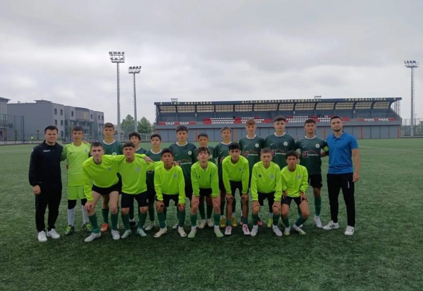 Genç Futbolcuların Mücadelesi Dikkat Çekti