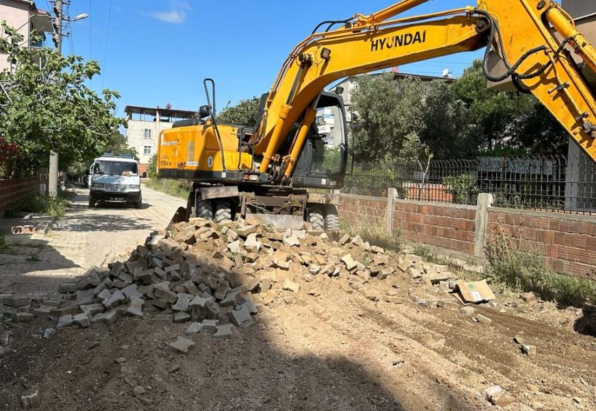 Edremit Belediyesi Yol Yapım ve Düzenleme Çalışmalarına Başladı