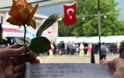 Balıkesir Milletvekili Serkan Sarı, Kepsut’ta Mahmudiye Köyü’nde Çiçeklerle Karşılandı