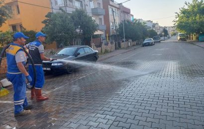 Bandırma Belediyesi Temizlik Çalışmalarına Hız Kesmeden Devam Ediyor