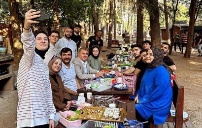 AK Parti Balıkesir Milletvekili Mustafa Canbey, Gençlerle Piknikte Buluştu