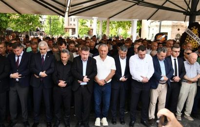 Balıkesir’de Yücel Yılmaz’ın Annesi Ümmühan Yılmaz, Son Yolculuğuna Uğurlandı