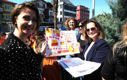 Minik Eller Hayallerini Resmetti