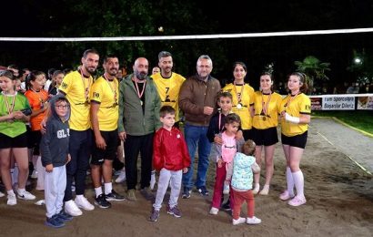 Susurluk’ta Plaj Voleybolu Coşkusu: BANDIRMA VAPURU Şampiyon Oldu