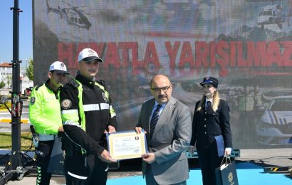 Vali İsmail Ustaoğlu “Karayolu Trafik Güvenliği ve Karayolu Trafik Haftası” Programına Katıldı