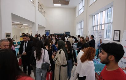 Balıkesir Üniversitesi’nde Sağlıkta Kariyer ve İstihdam Fuarı Düzenlendi