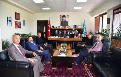 Balıkesir Üniversitesi Rektörlüğü, Menfur Saldırıda Hayatını Kaybeden Öğrencinin Ailesine Destek Veriyor