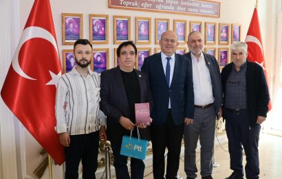 Susurluk’ta Gençlik Vakıflarından Kaymakama Ziyaret