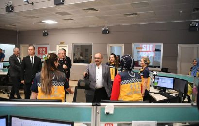 Vali Ustaoğlu, Balıkesir’deki Acil Çağrı Merkezi’ni Bayram Ziyareti Etti