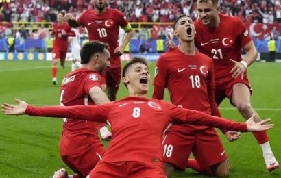 Turhan Çömez: Türk Gençlerinin Başarıları Türk Milletine Armağan