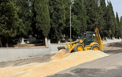 Manyas Merkez Mezarlığı Bayrama Hazırlandı