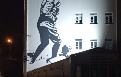 Manyas Anadolu Lisesi’nde Atatürk Figürü Aydınlatıldı