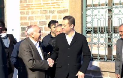 Balıkesir Büyükşehir Belediye Başkanı Ahmet Akın, Zağnos Mehmet Paşa Türbesi’ni Ziyaret Etti