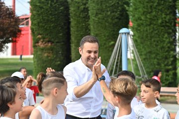 Balıkesir Büyükşehir Belediye Başkanı Ahmet Akın Şehirdeki Sivil Toplum Kuruluşları ve Esnafla İletişim Kurmaya Devam Ediyor