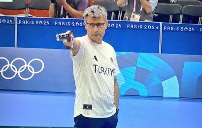 Balıkesir Büyükşehir Belediyesi Başkanı Ahmet Akın, Türk askerinin azim ve kararlılığını vurguladı