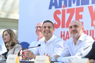 Balıkesir Büyükşehir Belediye Başkanı Ahmet Akın Hemşehrileriyle Buluştu