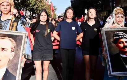 64. Geleneksel Kurtdereli Mehmet Pehlivan Güreşleri Büyük İlgi Gördü