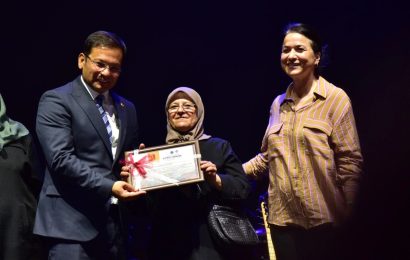 Balıkesir Kent Konseyi Başkanı Uluslararası Festivalde Katılımcılarla Buluştu