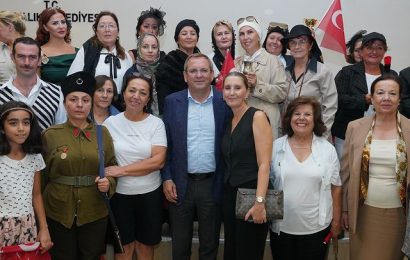 “Zamansız Kadınlar” Konferansı Ayvalık’ta Düzenlendi