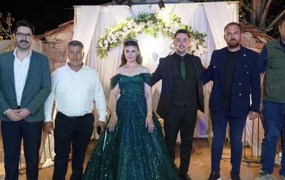 Başkan Vekili ve Meclis Üyesi Nişan ve Nikah Törenlerine Katıldı