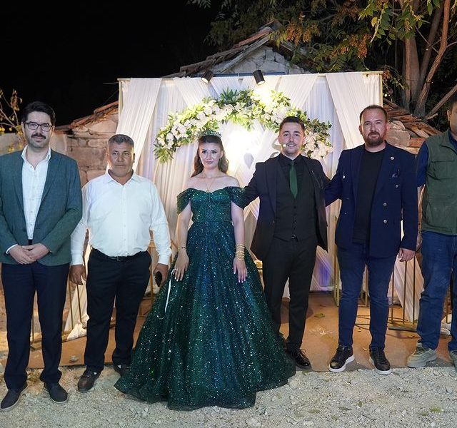 Başkan Vekili ve Meclis Üyesi Nişan ve Nikah Törenlerine Katıldı