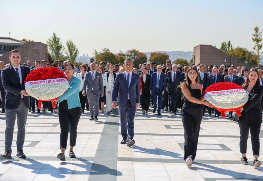 CHP 101. Yılını Kutladı: Özgür Özel’den Anlamlı Anma