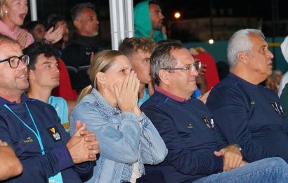 Voleybol Rüzgarı Sarımsaklı Plajlarında Esti