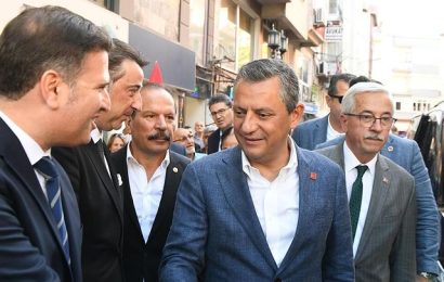 CHP Genel Başkanı Özgür Özel, Erdek ve Bandırma’da Ziyaretler Gerçekleştirdi