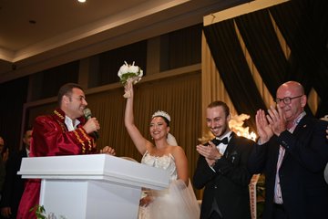 Balıkesir’de Genç Bir Çift Nikah Masasına Oturdu