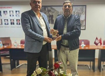 Savaştepe Belediye Başkanı Ali Koyuncu ve Belediye Başkan Yardımcısı Faruk Akkoca Ticaret Borsası Yönetim Kurulu Başkanı Mehmet Çetin’i ziyaret etti