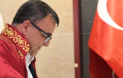 Altıeylül Belediye Başkanı Hakan Şehirli, Cansu ve İsmet çiftinin nikahını kıydı