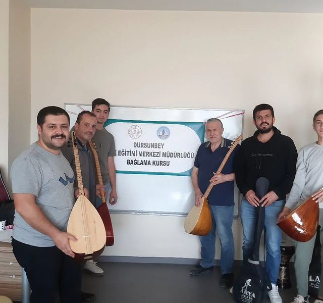 Kurum Müdürü İbrahim Şafak, Dursunbey Halk Eğitimi Merkezi’nde Bağlama (Bozuk Düzen) Kursiyerleriyle Buluştu